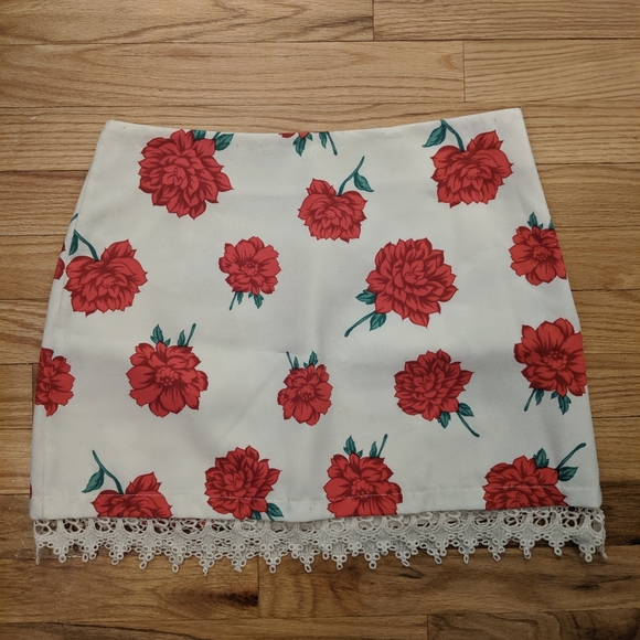 Forever 21 Dresses & Skirts - FINAL PRICE Floral mini skirt